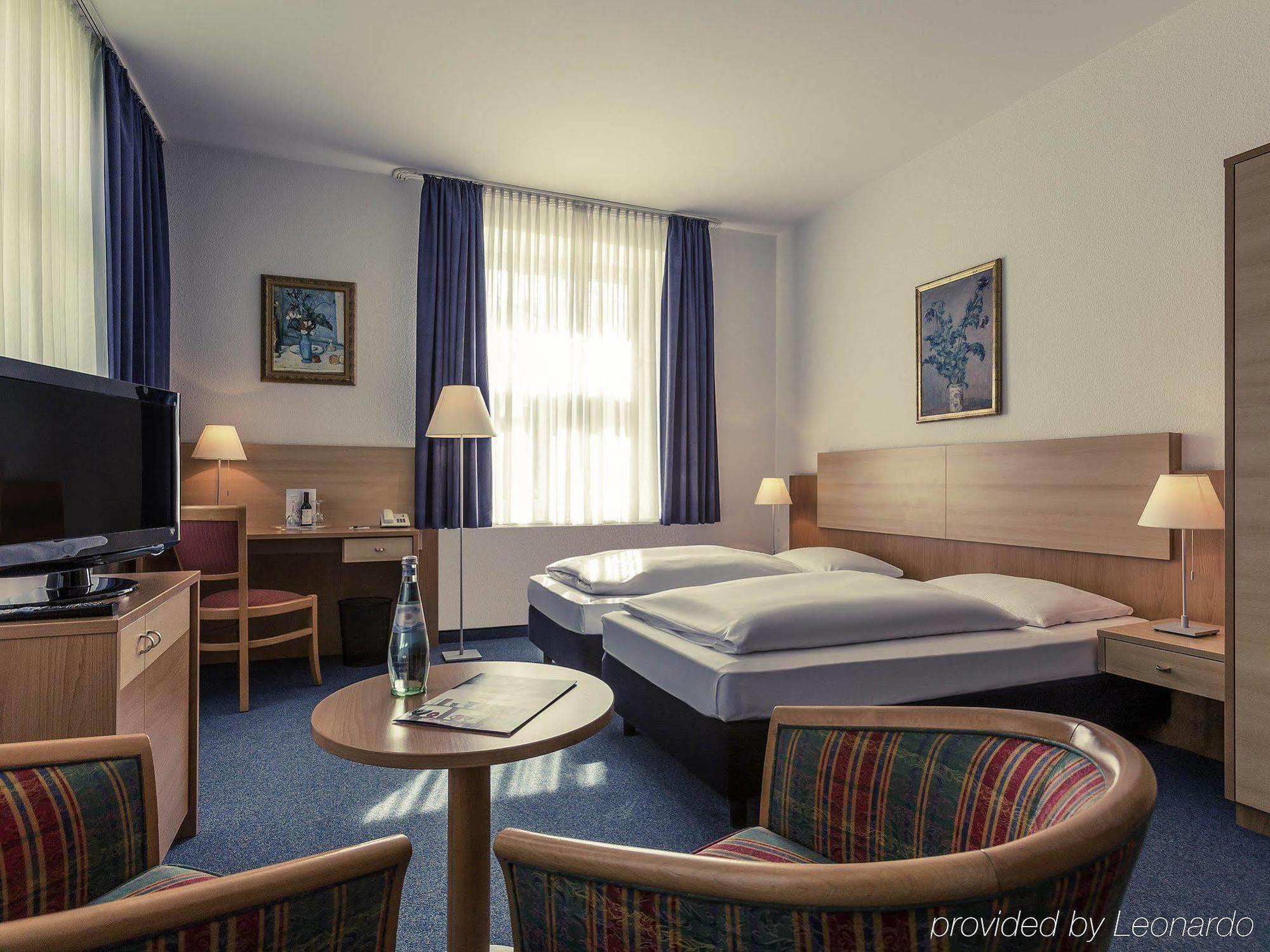 Hotel Schloss נאוסטאדט-גלווה מראה חיצוני תמונה