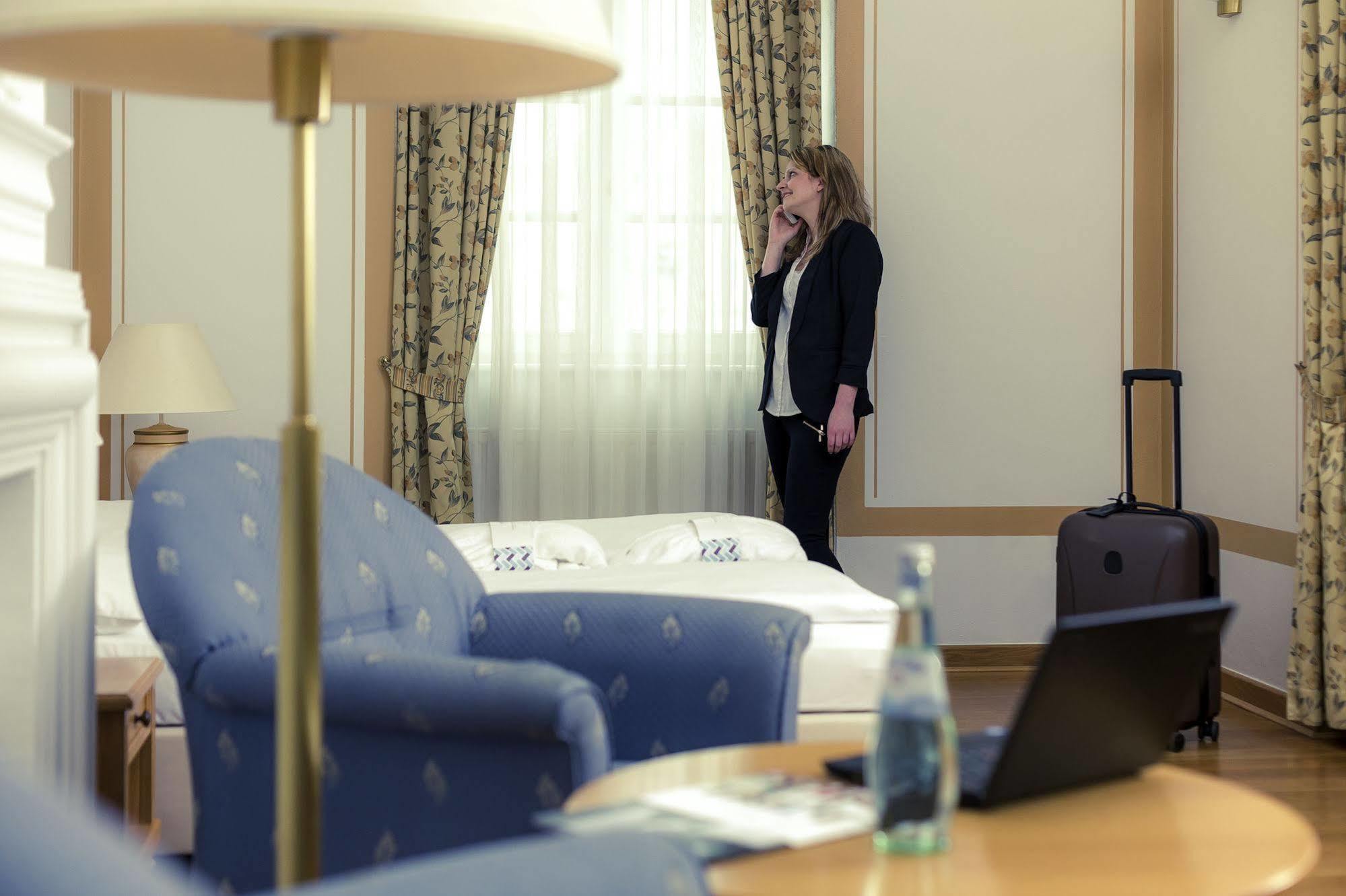 Hotel Schloss נאוסטאדט-גלווה מראה חיצוני תמונה